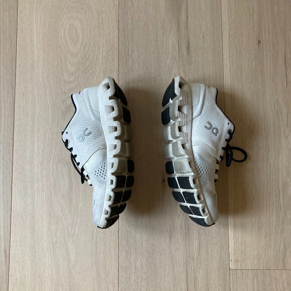 On White Cloudrunner X Running Shoes - Picture 4 of 6